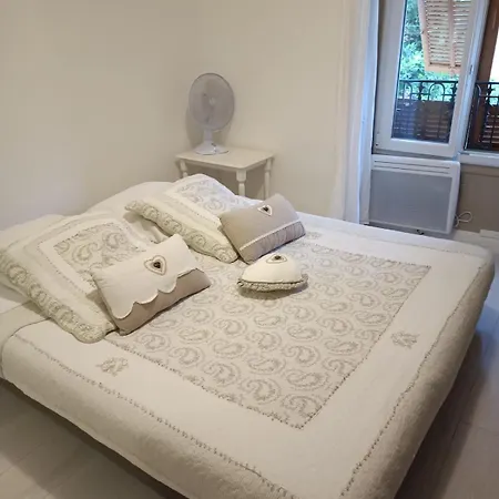 Appartement Night At La Nicoise - 6 Per